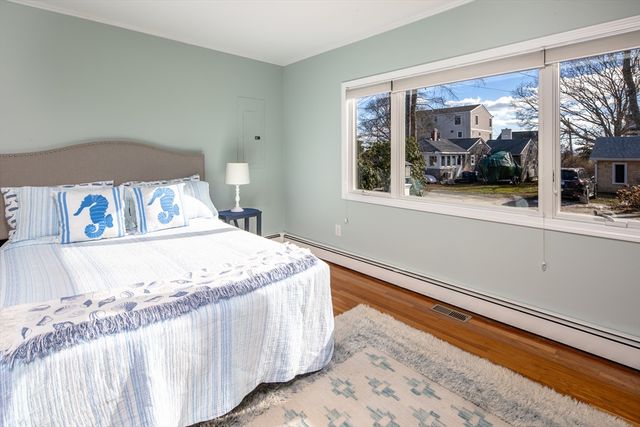 26 Mattakiset Rd, Mattapoisett, MA 02739
