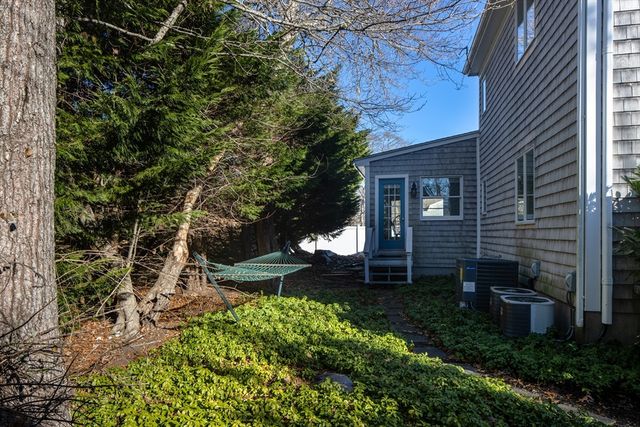 26 Mattakiset Rd, Mattapoisett, MA 02739
