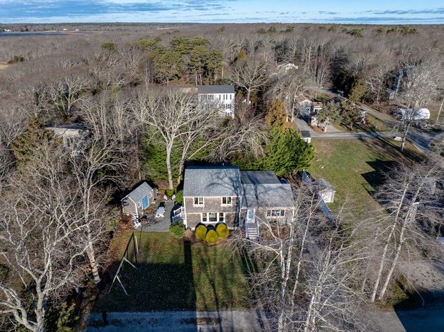 26 Mattakiset Rd, Mattapoisett, MA 02739