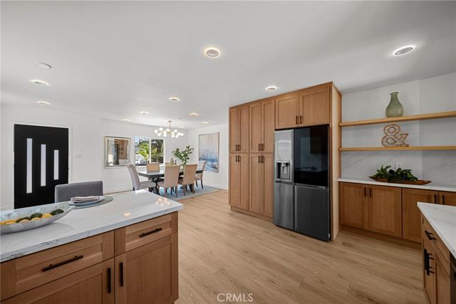 7660 Radford Avenue, North Hollywood, CA 91605