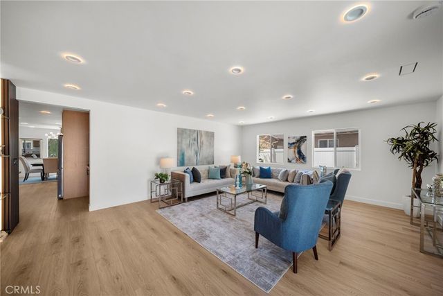 7660 Radford Avenue, North Hollywood, CA 91605