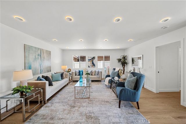 7660 Radford Avenue, North Hollywood, CA 91605