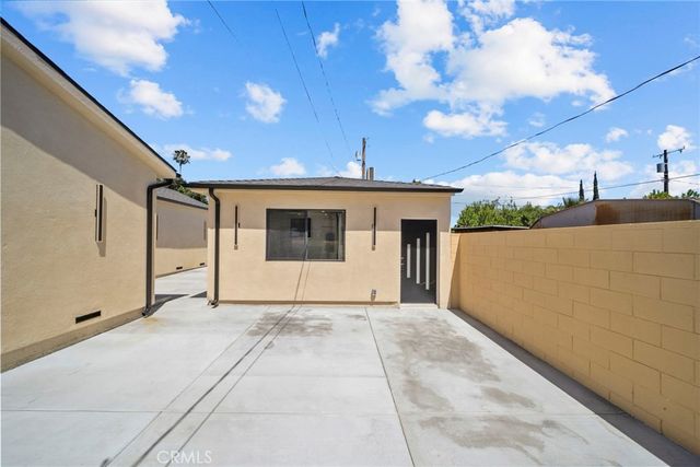 7660 Radford Avenue, North Hollywood, CA 91605