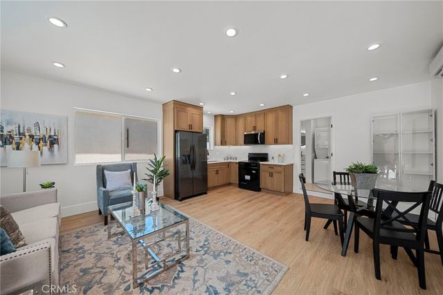 7660 Radford Avenue, North Hollywood, CA 91605
