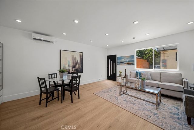 7660 Radford Avenue, North Hollywood, CA 91605