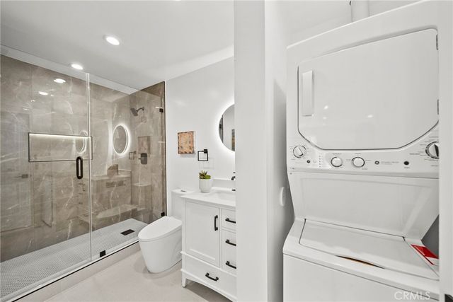 7660 Radford Avenue, North Hollywood, CA 91605