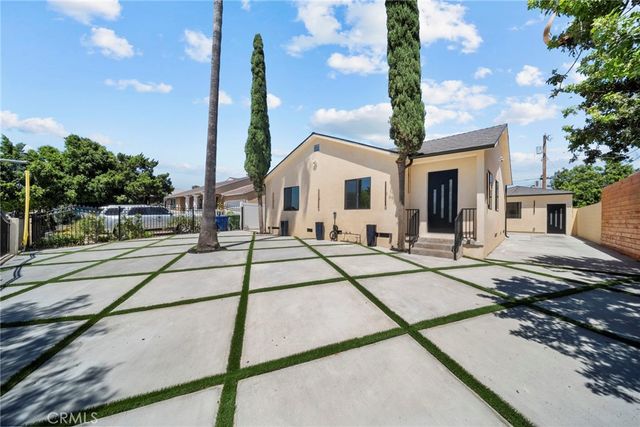 7660 Radford Avenue, North Hollywood, CA 91605
