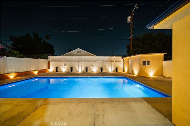 7660 Radford Avenue, North Hollywood, CA 91605
