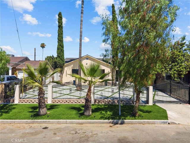 7660 Radford Avenue, North Hollywood, CA 91605