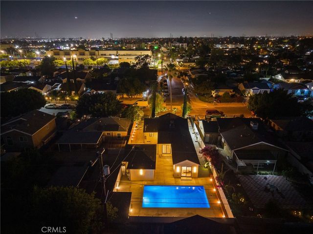 7660 Radford Avenue, North Hollywood, CA 91605