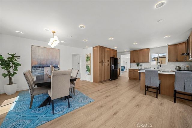 7660 Radford Avenue, North Hollywood, CA 91605