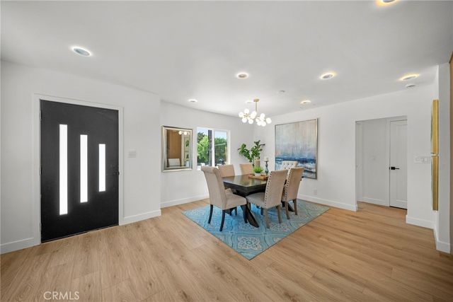 7660 Radford Avenue, North Hollywood, CA 91605