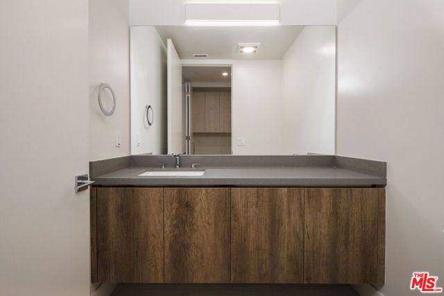 411 S Hamel Road 308, Los Angeles, CA 90048