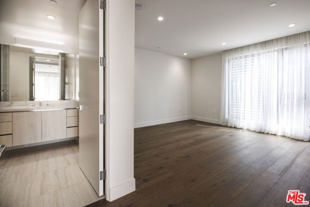 411 S Hamel Road 308, Los Angeles, CA 90048