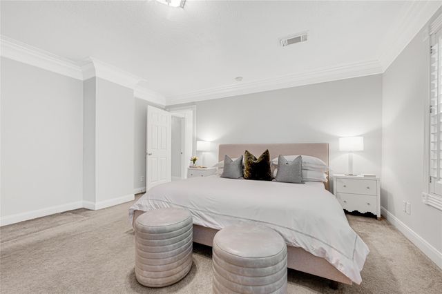317 Avenue Of Oaks Street, Houston, TX 77009