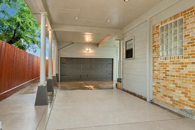 317 Avenue Of Oaks Street, Houston, TX 77009