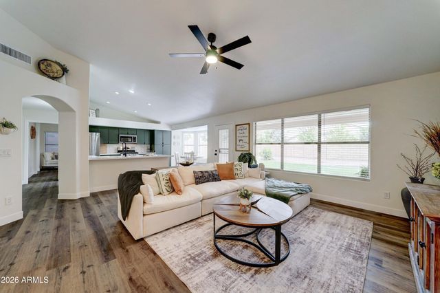 12910 W VERNON Avenue, Avondale, AZ 85392