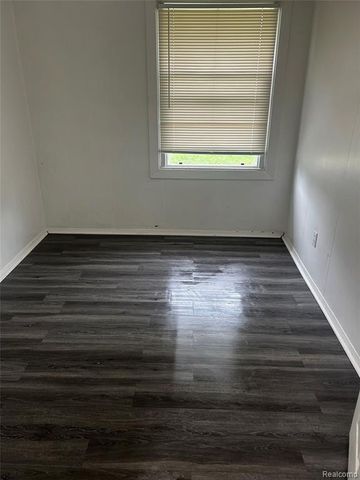 1952 Moran Avenue, Lincoln Park, MI 48146