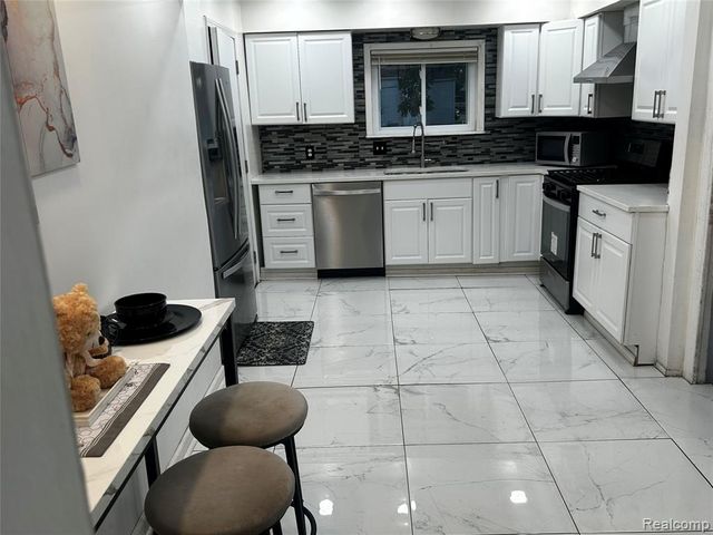 1952 Moran Avenue, Lincoln Park, MI 48146