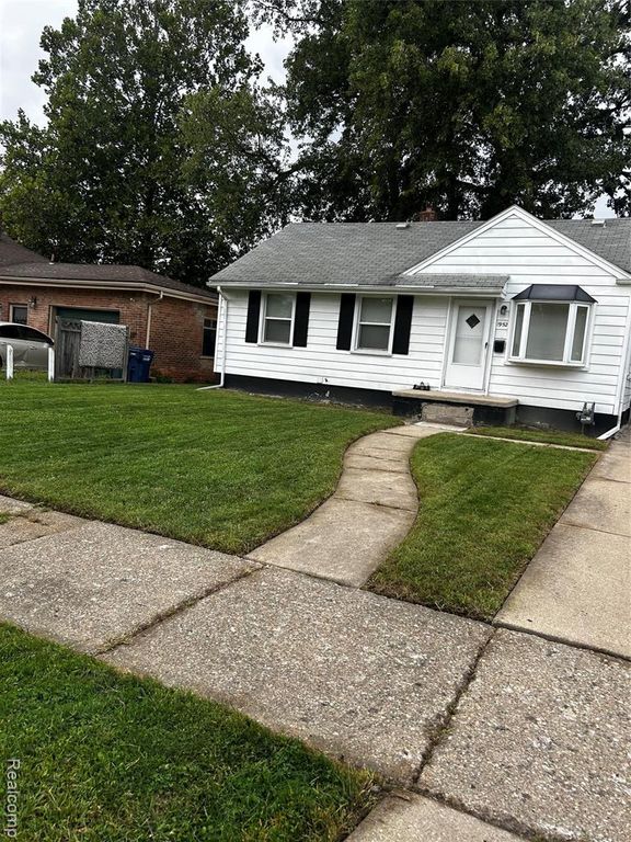 1952 Moran Avenue, Lincoln Park, MI 48146