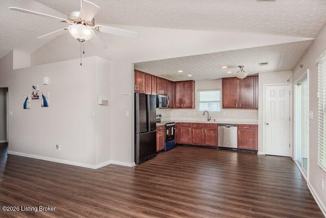 9011 Teak Dr, Louisville, KY 40228