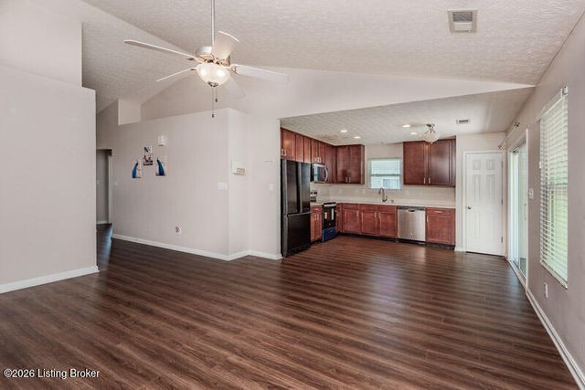 9011 Teak Dr, Louisville, KY 40228