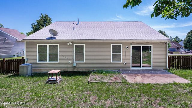 9011 Teak Dr, Louisville, KY 40228