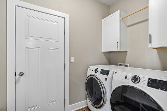 515 SE Alba Place, West Des Moines, IA 50265