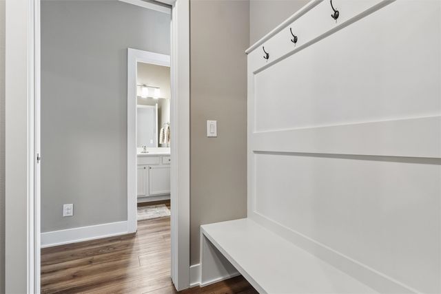 515 SE Alba Place, West Des Moines, IA 50265