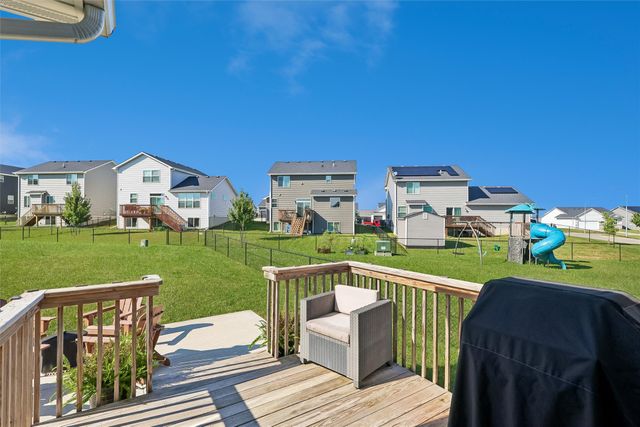 515 SE Alba Place, West Des Moines, IA 50265