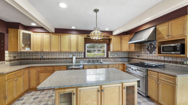 380 Forest Preserve Drive, Wood Dale, IL 60191