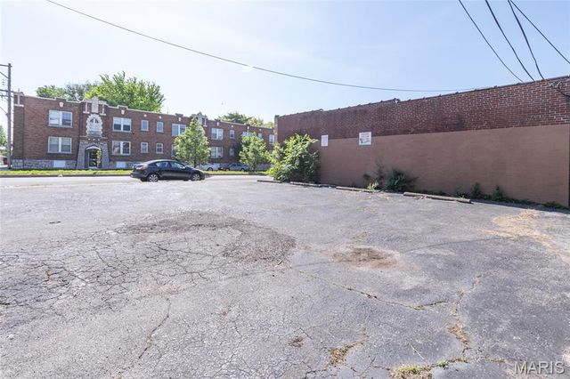 3827 SW Gustine Avenue, St Louis, MO 63116