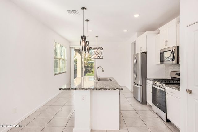 40354 W SUNLAND Drive, Maricopa, AZ 85138