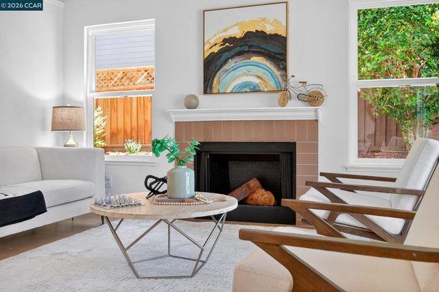 726 Buena Vista Pl, Walnut Creek, CA 94597