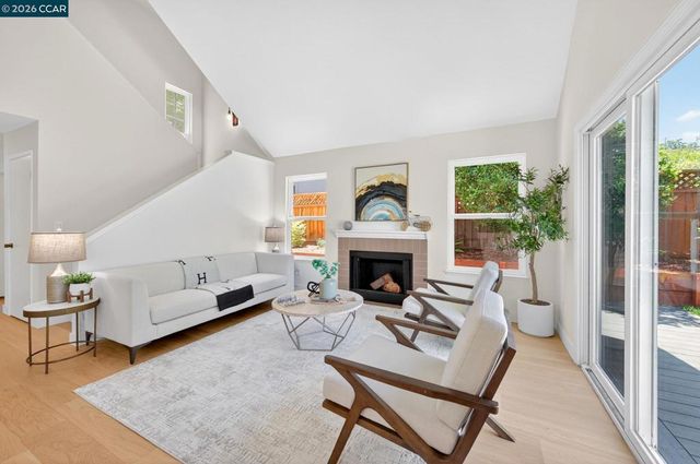 726 Buena Vista Pl, Walnut Creek, CA 94597