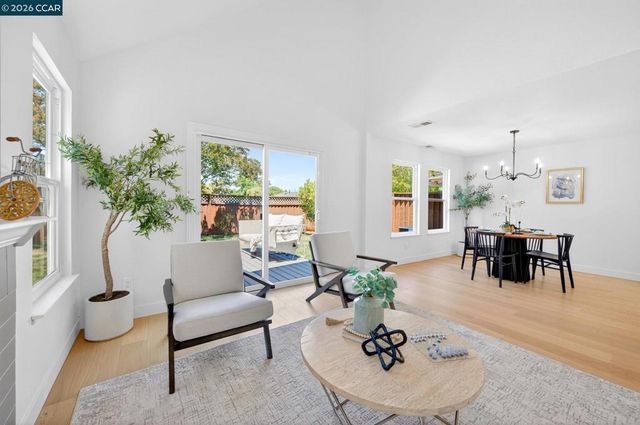 726 Buena Vista Pl, Walnut Creek, CA 94597