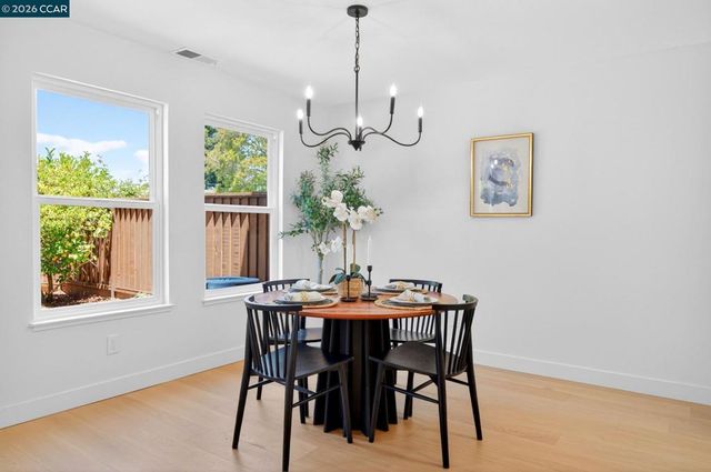 726 Buena Vista Pl, Walnut Creek, CA 94597