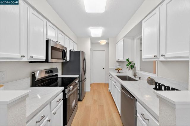 726 Buena Vista Pl, Walnut Creek, CA 94597