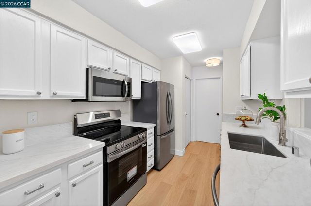 726 Buena Vista Pl, Walnut Creek, CA 94597