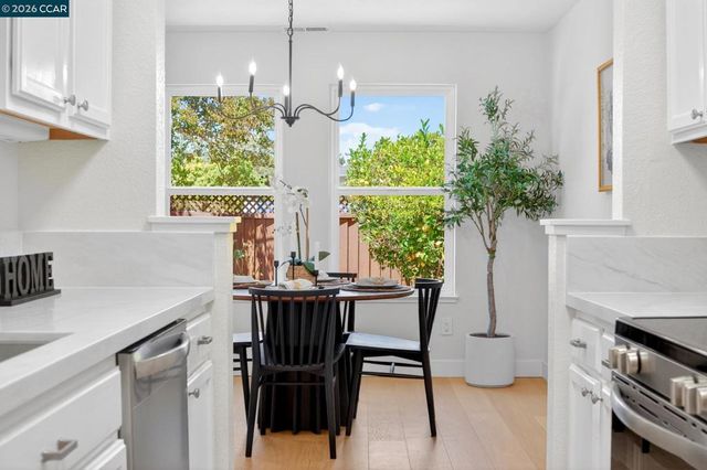726 Buena Vista Pl, Walnut Creek, CA 94597