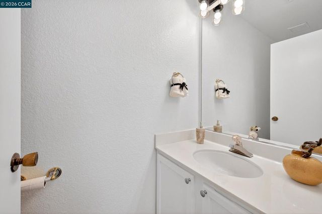 726 Buena Vista Pl, Walnut Creek, CA 94597