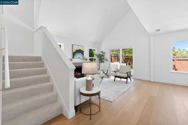 726 Buena Vista Pl, Walnut Creek, CA 94597