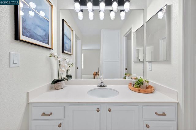 726 Buena Vista Pl, Walnut Creek, CA 94597