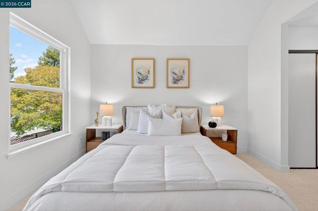 726 Buena Vista Pl, Walnut Creek, CA 94597