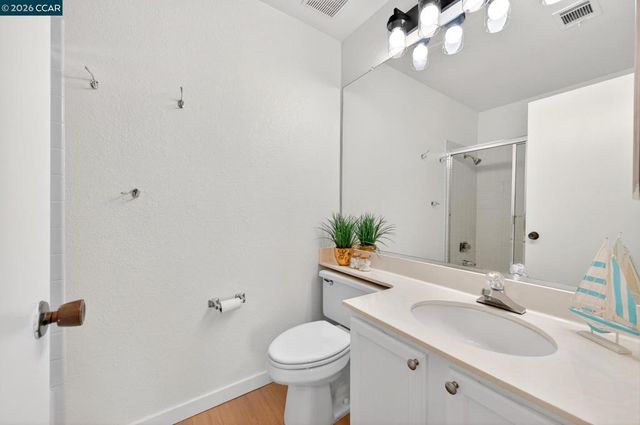 726 Buena Vista Pl, Walnut Creek, CA 94597