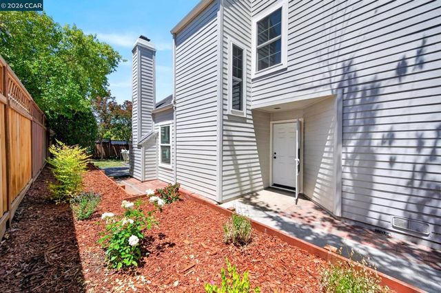 726 Buena Vista Pl, Walnut Creek, CA 94597