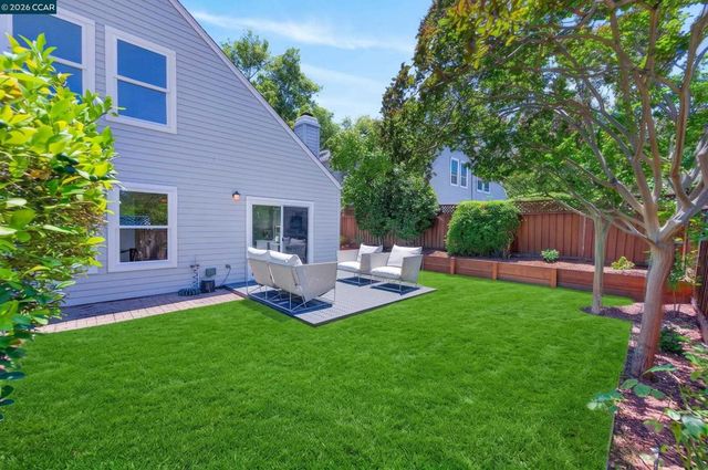 726 Buena Vista Pl, Walnut Creek, CA 94597