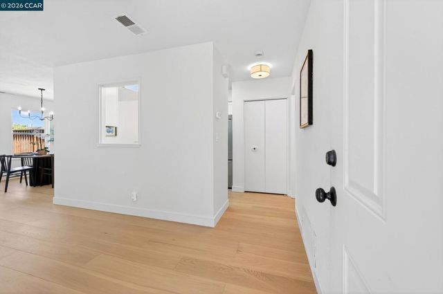 726 Buena Vista Pl, Walnut Creek, CA 94597