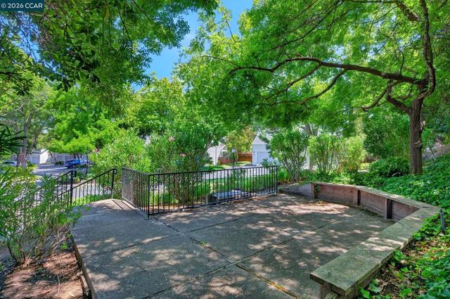 726 Buena Vista Pl, Walnut Creek, CA 94597