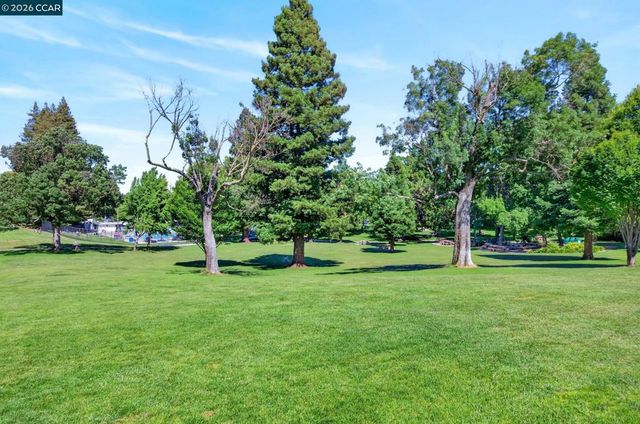 726 Buena Vista Pl, Walnut Creek, CA 94597